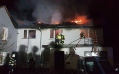 Weiterlöschen nach  Flashover Morgenstern..jpg